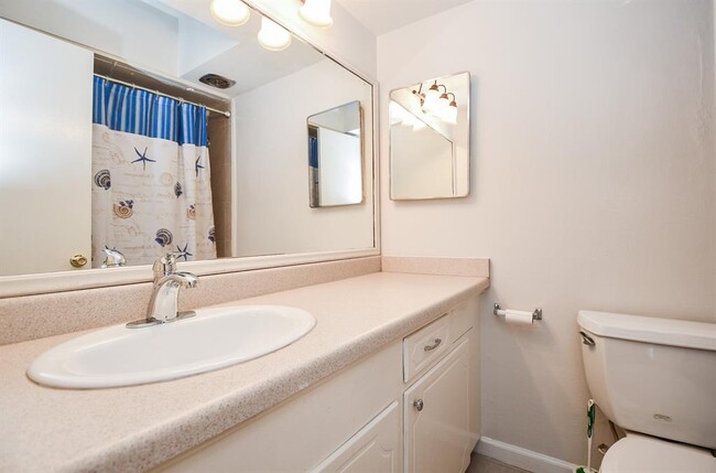 Building Photo - 2824 Briarhurst Dr