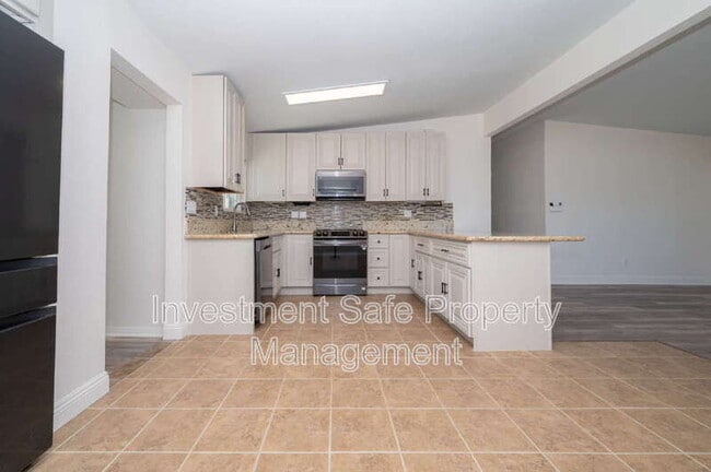 Building Photo - 346 Inkopah St