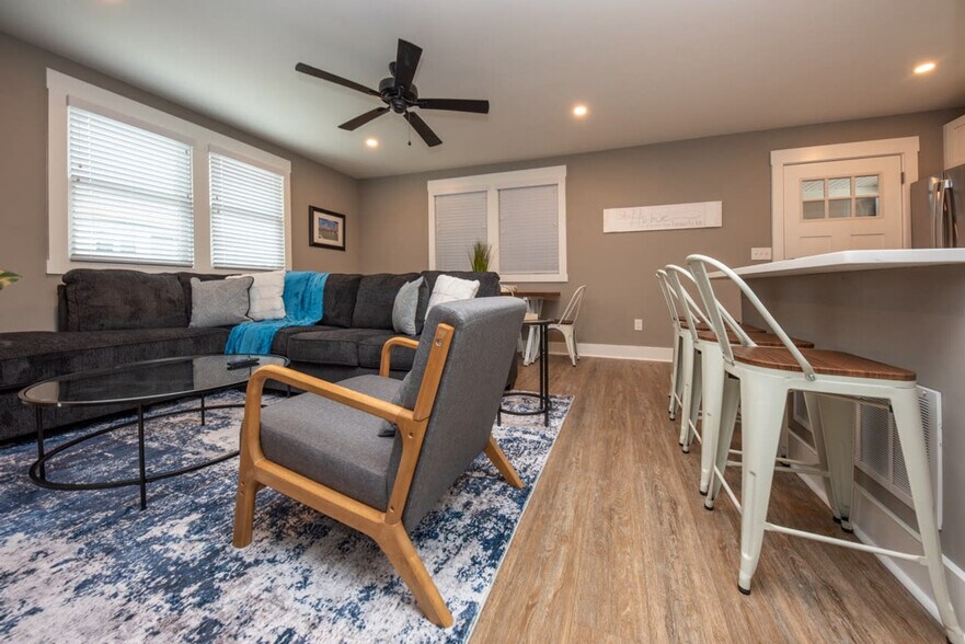 Building Photo - 1140 Simpson Ave