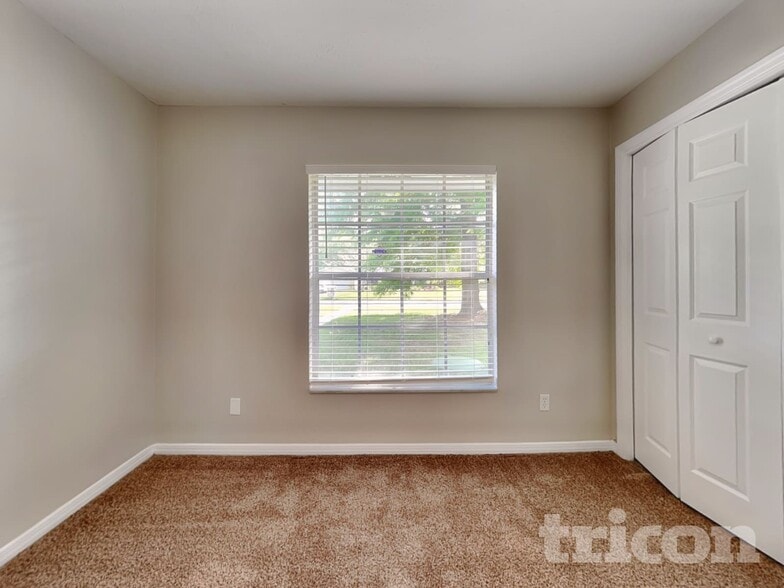 Building Photo - 1807 Waterman Dr