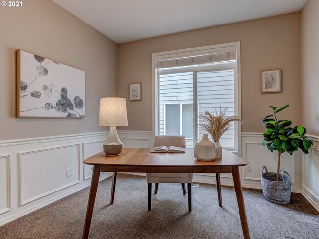 Building Photo - Sought after Remington 4bed 2.5bath with Lots of Yard Space!