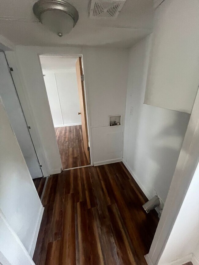 Building Photo - 2 Water Oak Ln