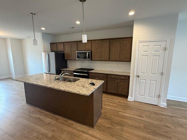 Building Photo - 6932 Leire Ln