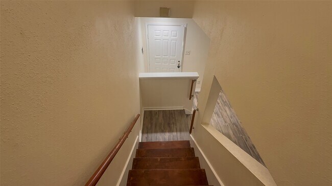 Building Photo - 2100 Wilcrest Dr