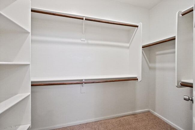 Building Photo - 1630 E Grove St