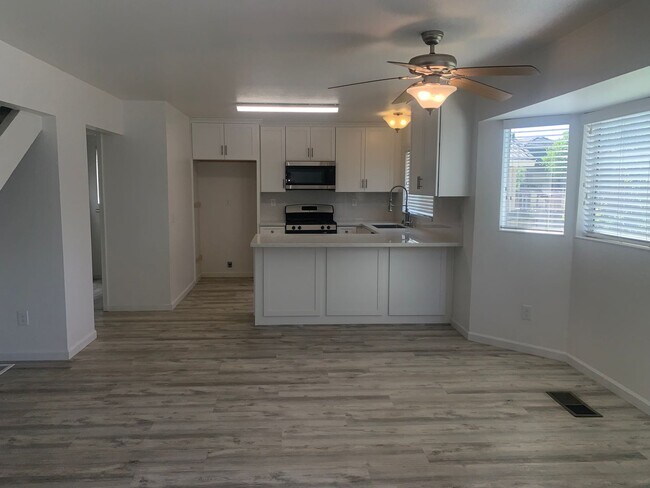 Building Photo - 2618 Valley Oak Way