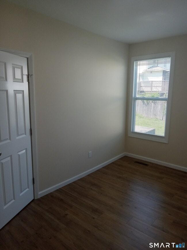 Building Photo - 48 Prospect St