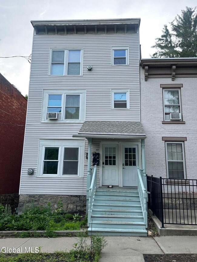 Building Photo - 67 Lawrence St