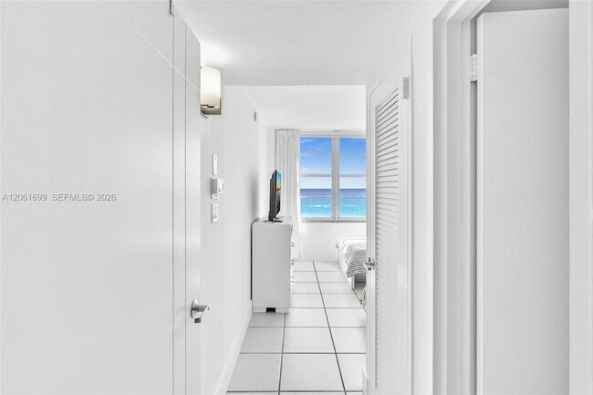 Building Photo - 5161 Collins Ave