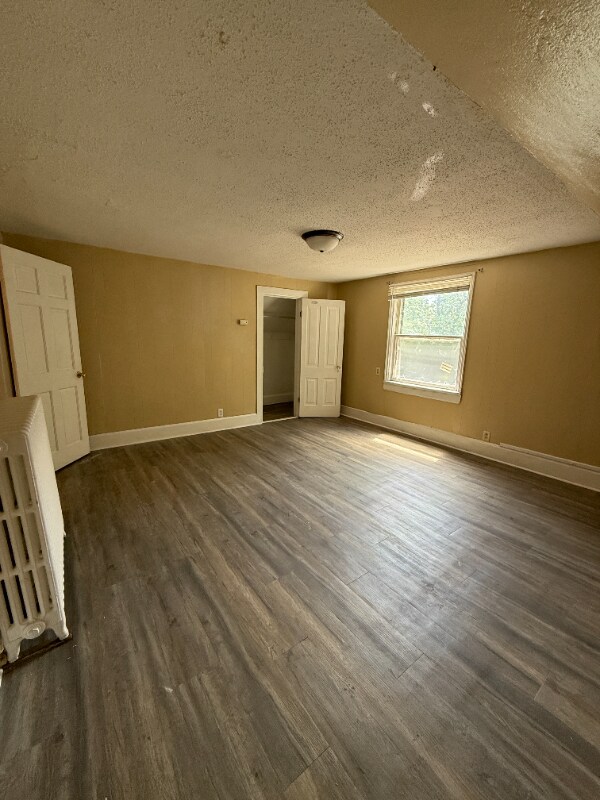 Building Photo - 597 Thomas Ave W