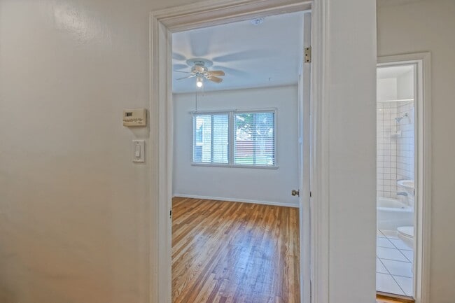 Building Photo - Bright & Charming, Single Story 3BR2BA Home w/ Large Front Yard, Huge Fenced Rear Yard w/ Large D...