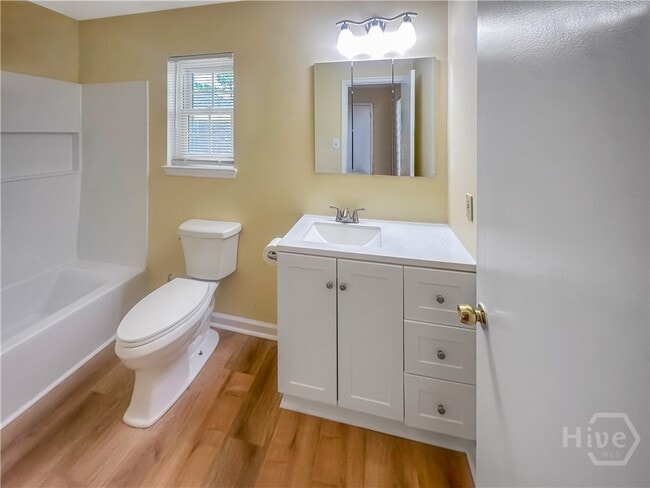 Building Photo - 406 Riverview Dr