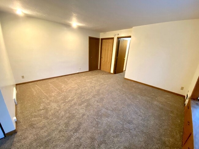 Building Photo - 1 Bed 1 Bath Duplex in Moorhead!