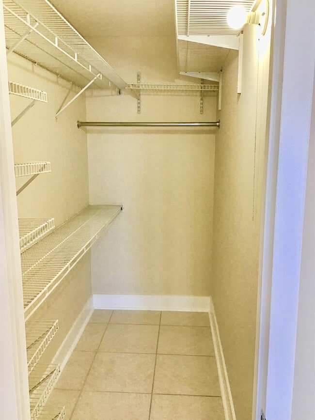 Building Photo - 3032 Exeter