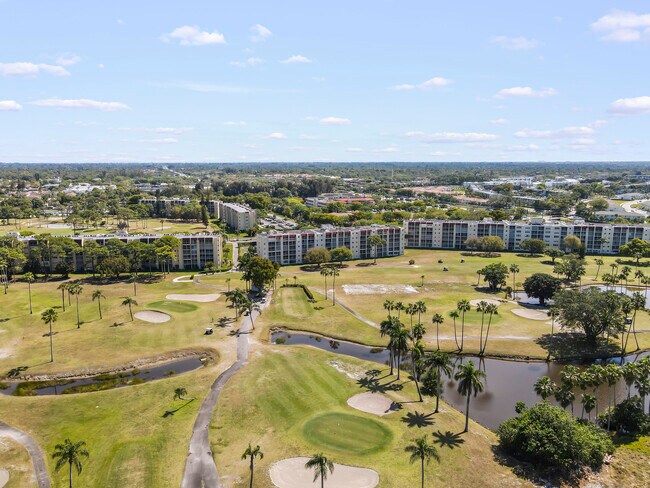 Building Photo - 3871 Via Poinciana