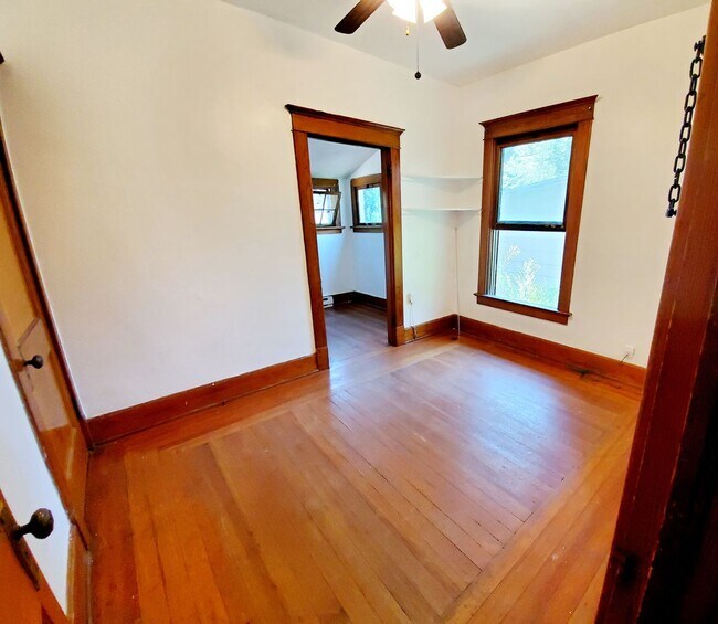 Building Photo - Charming, Spacious Rental in Old Town Fort Collins | Avail. 08/01/2026
