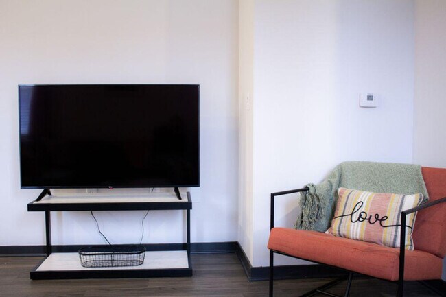 Building Photo - 1439 N Telluride St