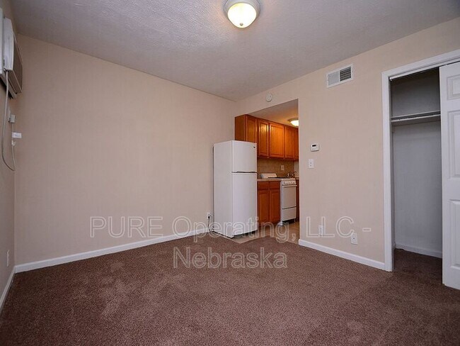 Building Photo - 612 N 46th St