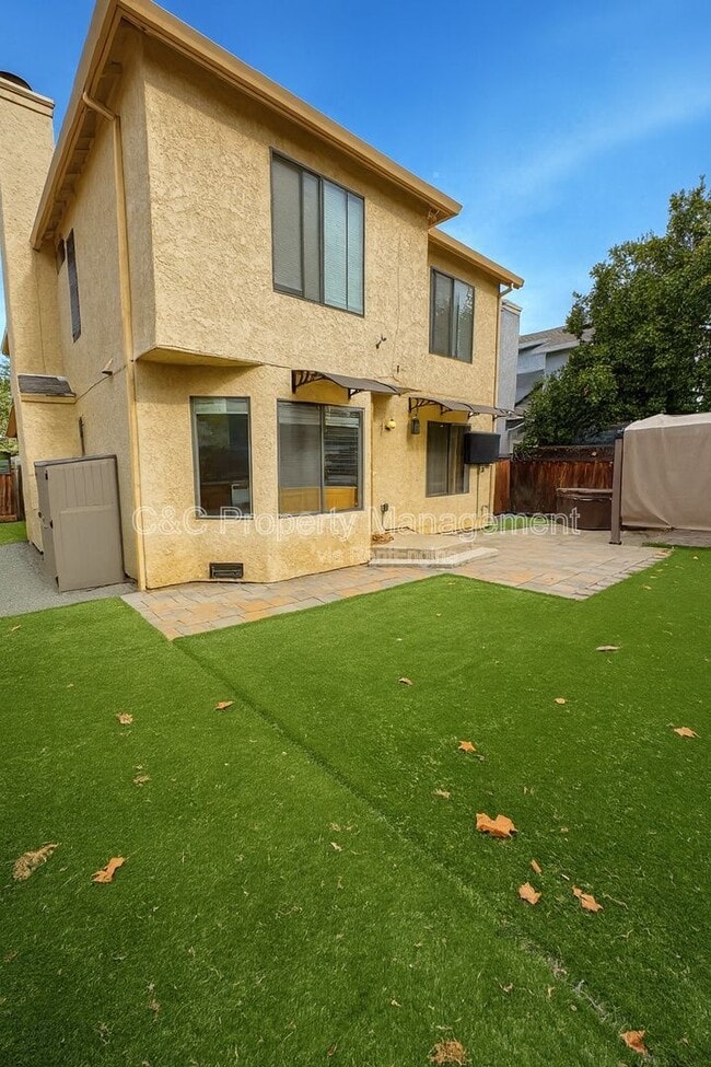 Building Photo - 960 Buckskin Terrace