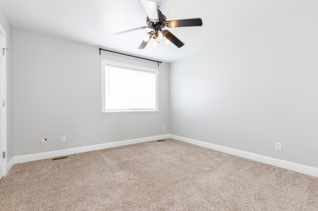 Building Photo - 237 E 270 N