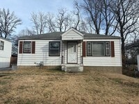 Building Photo - Comfort & Convenience on Cloverdale