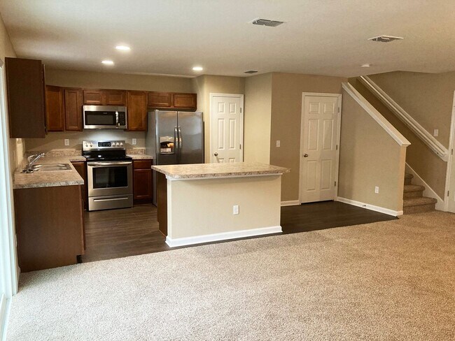 Building Photo - Roomy 3BR Home in NW Jacksonville – 2.5 Ba...