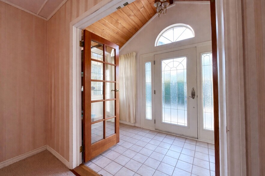 Building Photo - 7445 Orion Ave