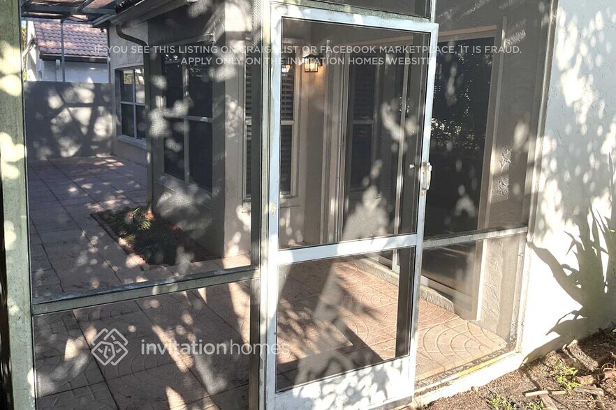 Building Photo - 450 SW 182nd Way