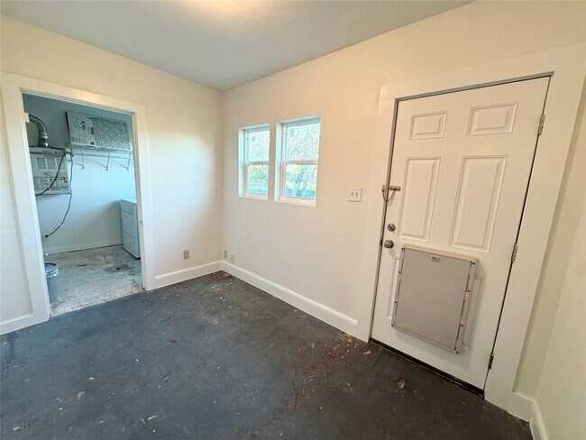 Building Photo - 3714 Avenue S 1/2