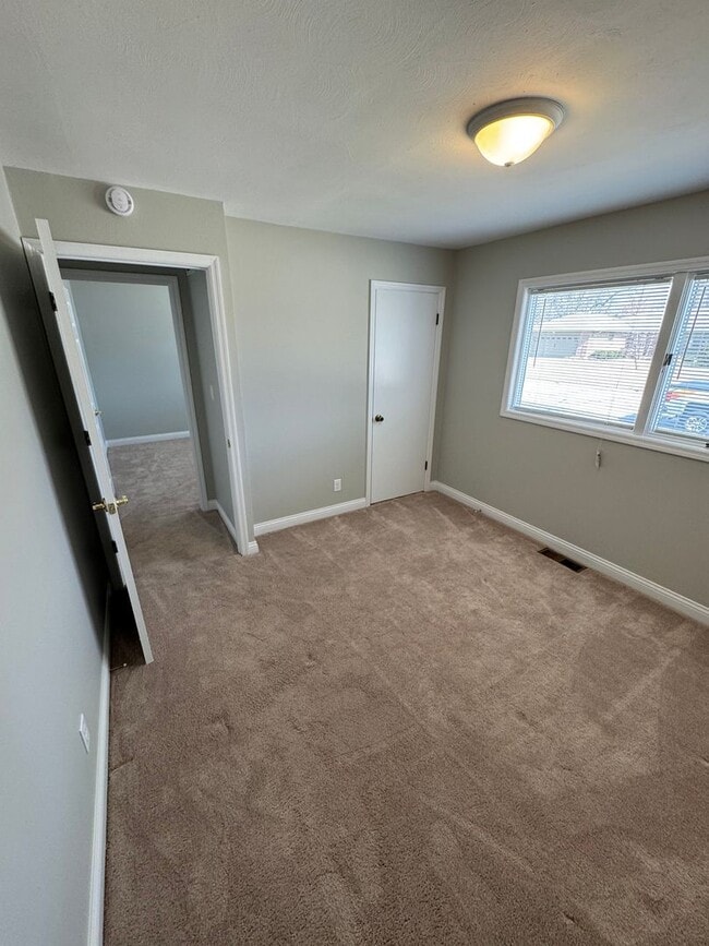 Building Photo - Four Bedroom Available in April - West Lafayette School District