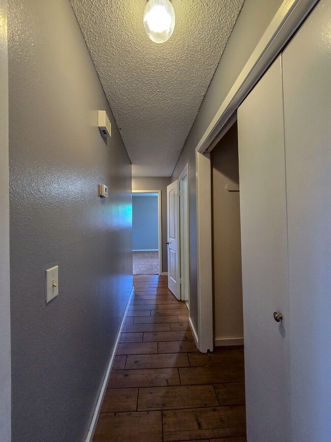 Building Photo - Beautifully remodeled 2-bedroom home in a ...