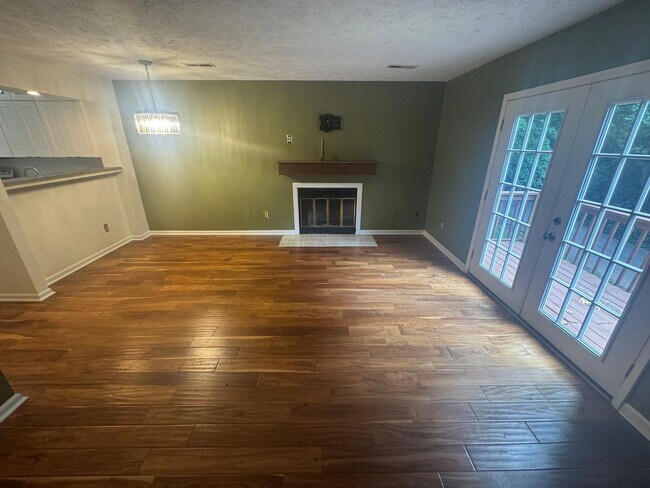 Building Photo - 625 Shadywood Ln