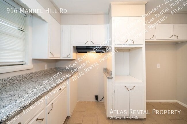 Building Photo - 916 Manuel Hill Rd