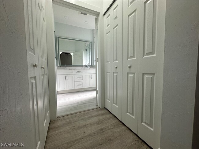 Building Photo - 14936 Summit Pl Cir