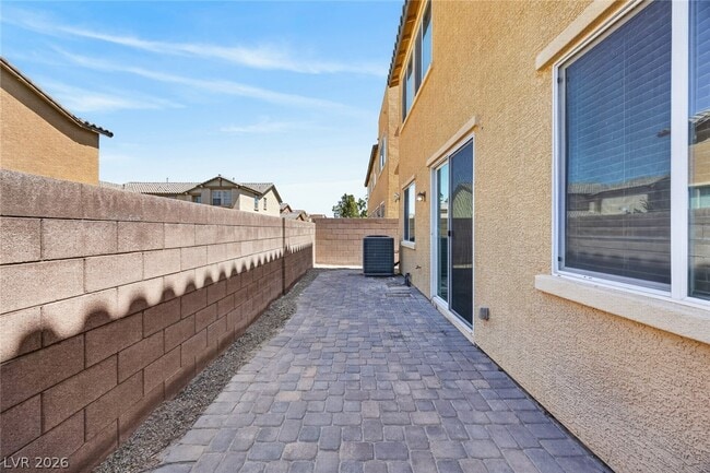 Building Photo - 3672 Via Vicchio