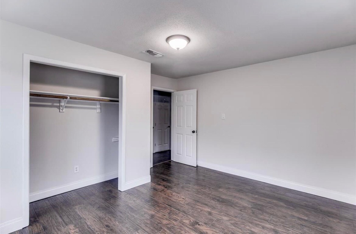 Building Photo - 2832 Avenue I