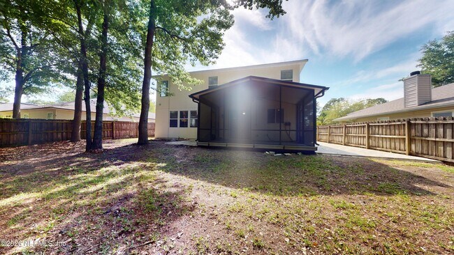 Building Photo - 1063 Collinswood Dr W