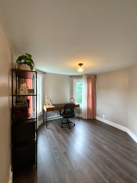 Building Photo - 252 Windsor St