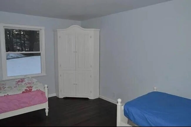 Building Photo - 3 Pine Crest Dr