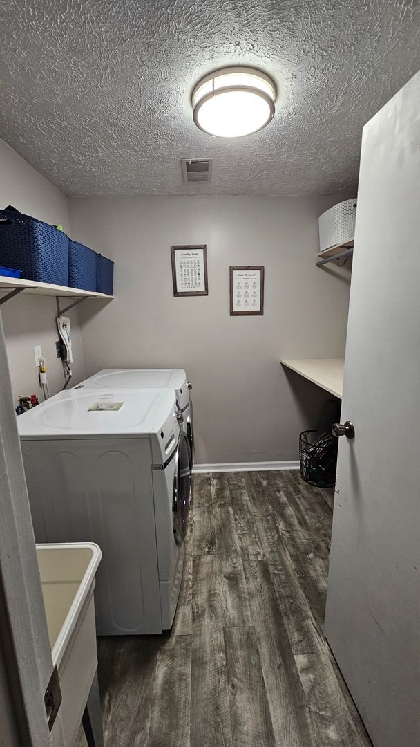 Building Photo - East Side Traverse City 3BR Home with Lake...