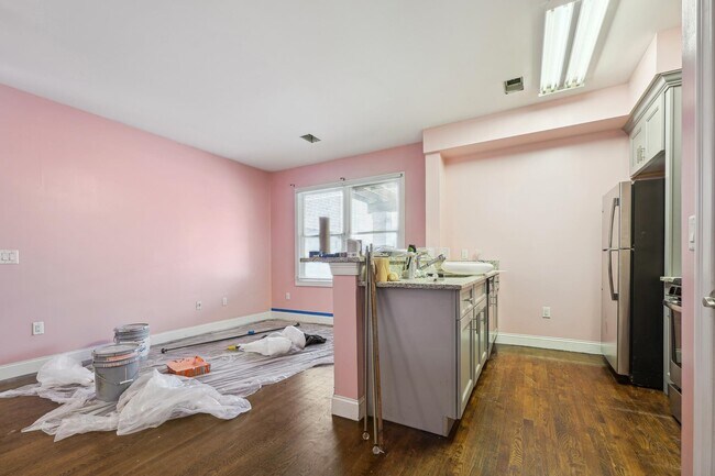 Building Photo - 16 Fisk St