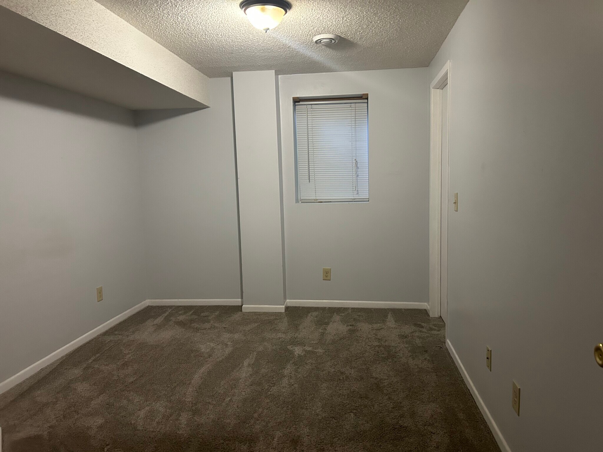 Building Photo - 10923 Dahlia St NW