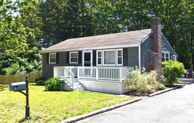 Primary Photo - Impeccably maintained & updated 3 bedroom ...