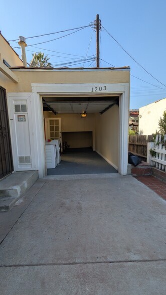 Building Photo - 1203 N Kenilworth Ave