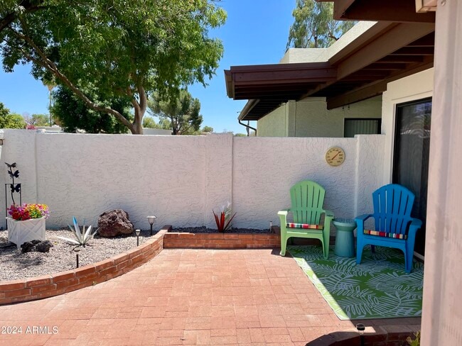 Building Photo - 9226 E Altadena Ave