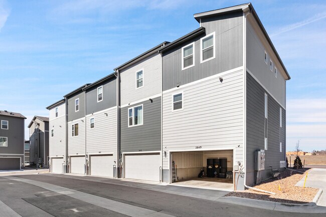 Building Photo - 2849 W 69th Ave