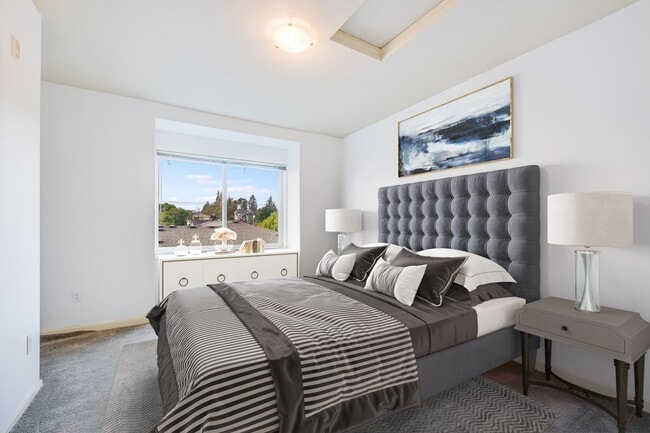 Building Photo - Cozy contemporary condo offers tranquility and convenience close to Columbia City.