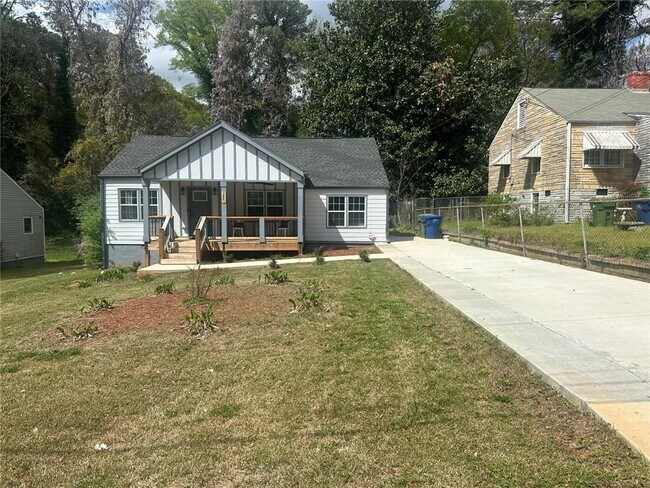 Building Photo - 1841 Bayberry Dr SW