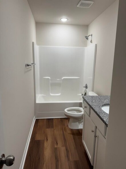 Building Photo - 103 Red Maple Pl