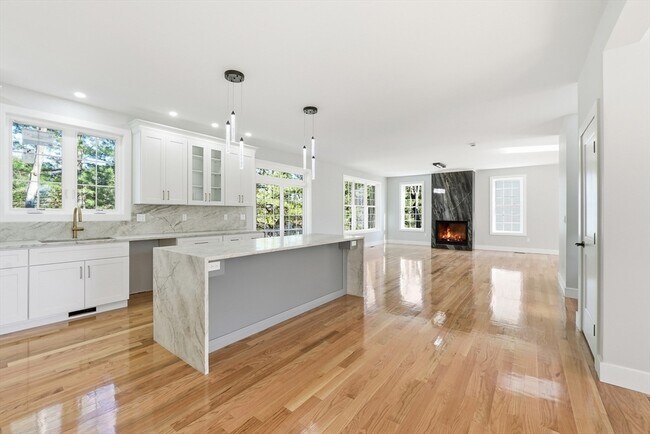 Building Photo - 4 Barrows Rd